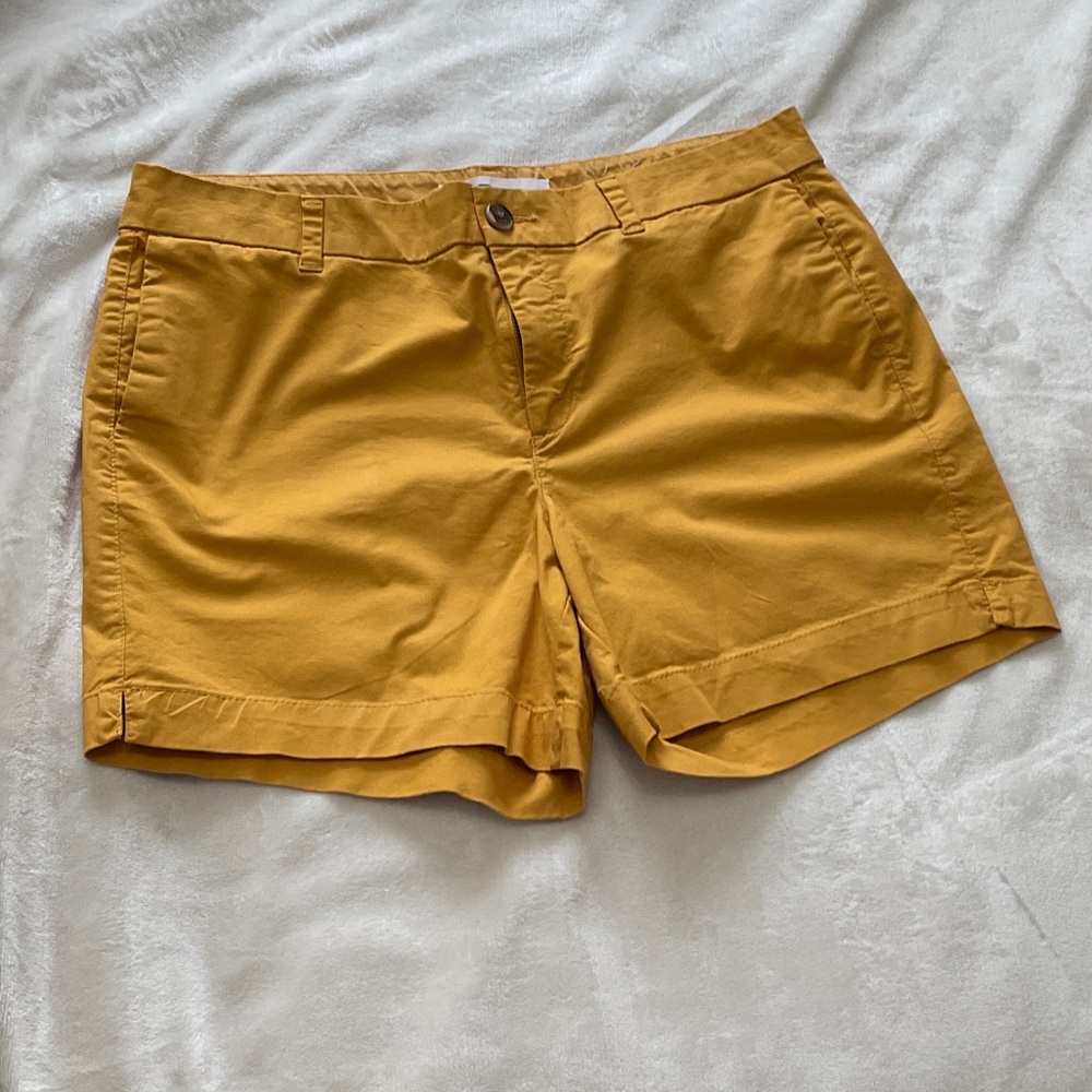 NWOT Old Navy Everyday Women's Gold,Mustard Yellow Shorts, Size 12, 5” inseam